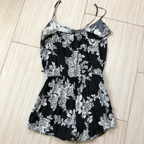 Floral Romper - Picture 3 of 3